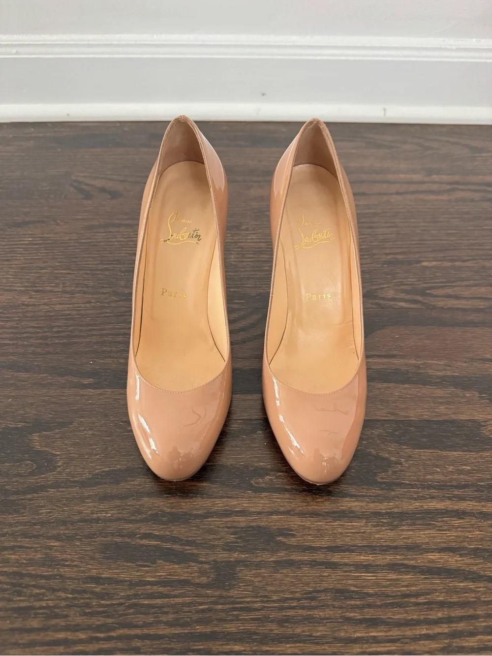 Christian Louboutin Nude Patent Round-Toe Simple Pumps 100